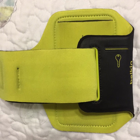 Belkin Running Band for iPhone 5 - Picture 2 of 3